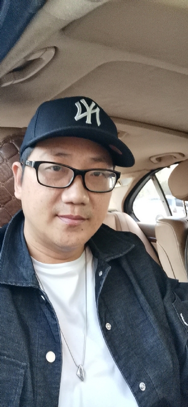 拥抱幸福的第一张照片--闽清婚介网