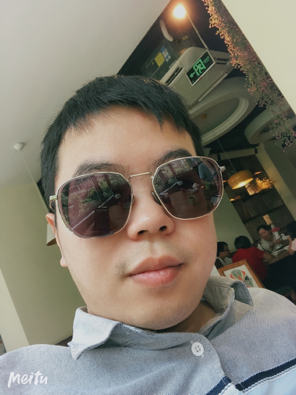 月台等路人的第一张照片--闽清婚介网